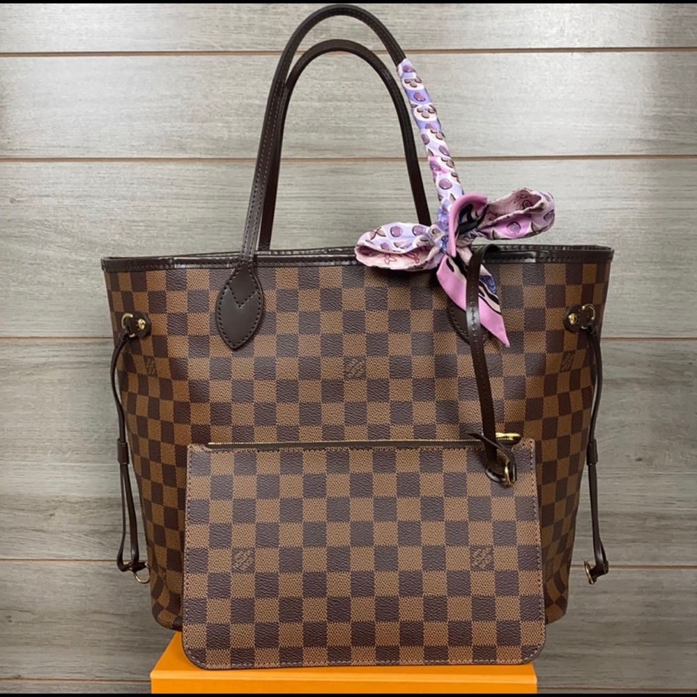 authentic Louis Vuitton neverfull Mm with pouch